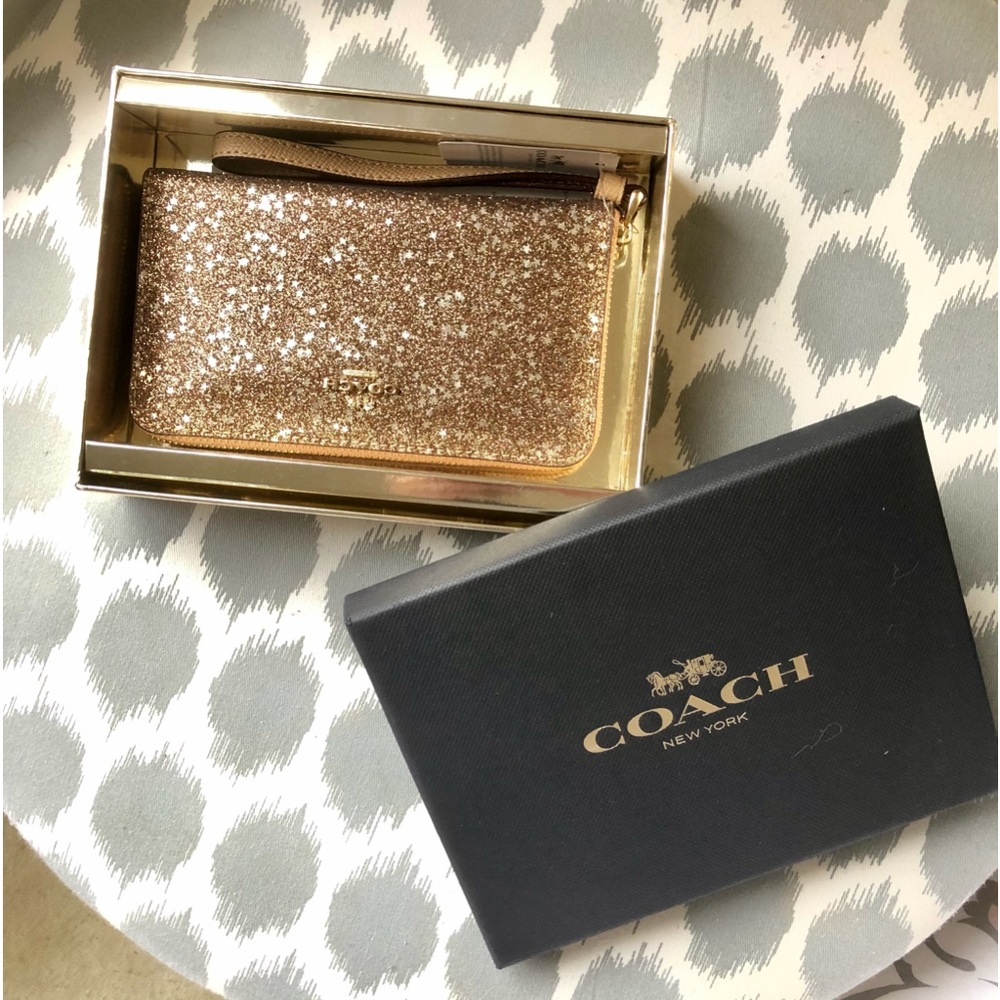 🤩💓 Coach wristlet wallet